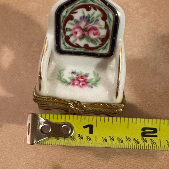 Vintage Armed Chair Trinket Box - Picture 5 of 8